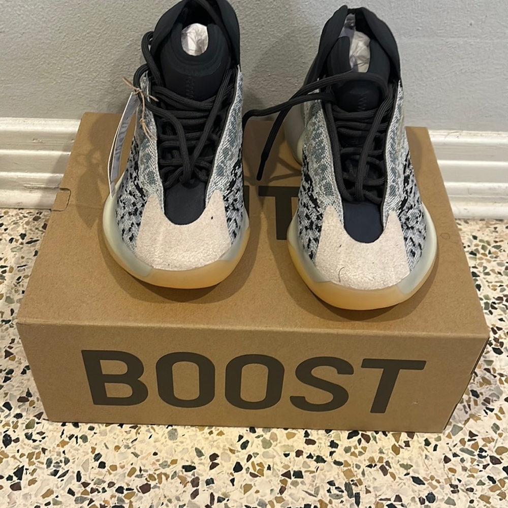 Yeezy Qntm Boost